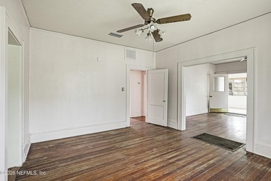 **INVESTOR SPECIAL**UPDATED***GREAT LOCATION** Welcome home to - photo 16