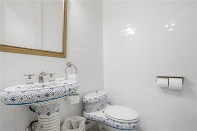 Perfectly positioned within the prestigious gated golf community - photo 18