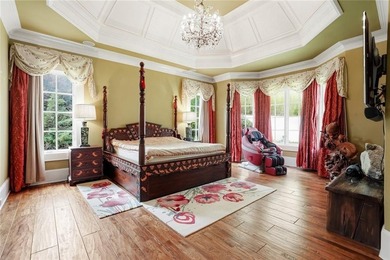 Perfectly positioned within the prestigious gated golf community - photo 19