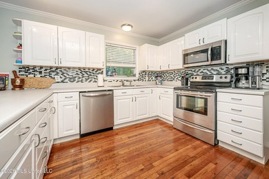 Adorable and well maintained home in the desirable golf - photo 20
