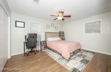Adorable and well maintained home in the desirable golf - photo 22