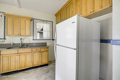 **INVESTOR SPECIAL**UPDATED***GREAT LOCATION** Welcome home to - photo 22