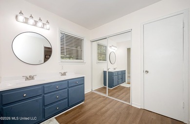 Adorable and well maintained home in the desirable golf - photo 26