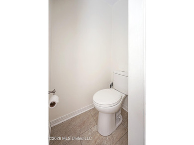 Adorable and well maintained home in the desirable golf - photo 27