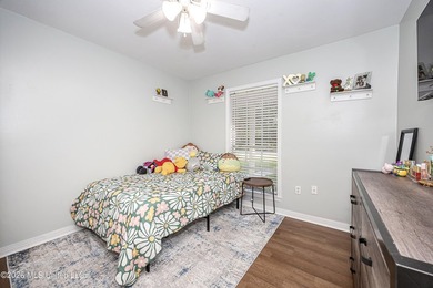 Adorable and well maintained home in the desirable golf - photo 28