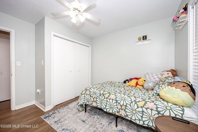 Adorable and well maintained home in the desirable golf - photo 29