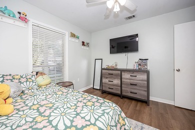 Adorable and well maintained home in the desirable golf - photo 30