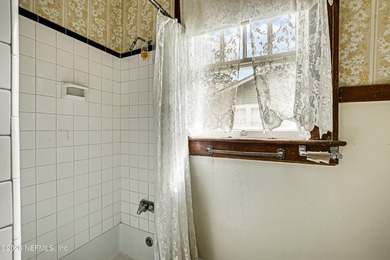 **INVESTOR SPECIAL**UPDATED***GREAT LOCATION** Welcome home to - photo 30