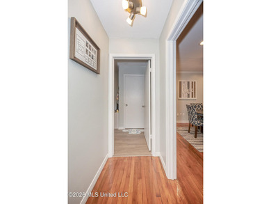Adorable and well maintained home in the desirable golf - photo 33