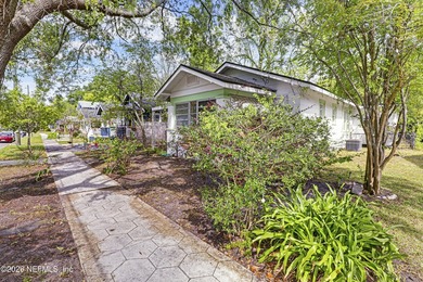 **INVESTOR SPECIAL**UPDATED***GREAT LOCATION** Welcome home to - photo 38
