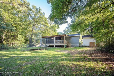 Adorable and well maintained home in the desirable golf - photo 45