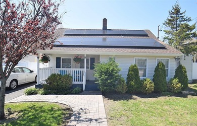 Welcome to 130 Winganhauppauge Road in Islip - a beautifully - photo 1