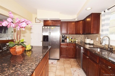 Welcome to 130 Winganhauppauge Road in Islip - a beautifully - photo 7