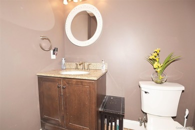Welcome to 130 Winganhauppauge Road in Islip - a beautifully - photo 10