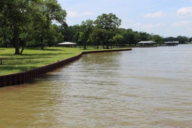 LUXURY WATERFRONT HOME ON LAKE LIMESTONE - This CUSTOM home has - photo 12