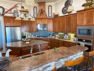 LUXURY WATERFRONT HOME ON LAKE LIMESTONE - This CUSTOM home has - photo 23