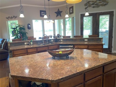 LUXURY WATERFRONT HOME ON LAKE LIMESTONE - This CUSTOM home has - photo 25