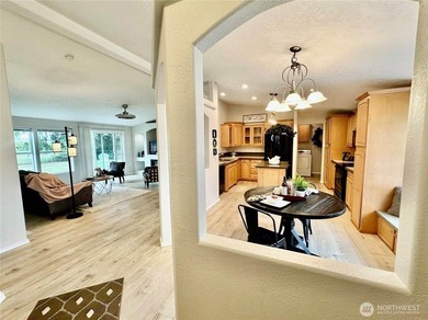 Lovely open and airy manufactured home in the Scott Lake - photo 3