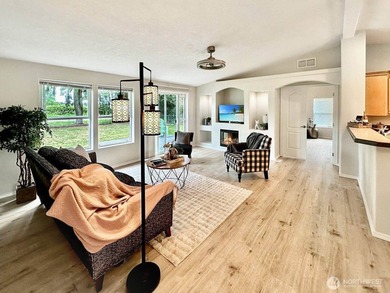 Lovely open and airy manufactured home in the Scott Lake - photo 4