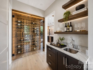 An award-winning contemporary residence set on approximately one - photo 13