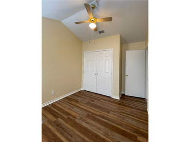 Beautifully & totally redone & updated. Front entrance & walkway - photo 22