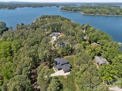 An award-winning contemporary residence set on approximately one - photo 28
