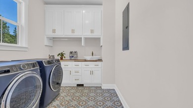 Welcome to Stone Water Estate, a brand-new custom estate - photo 30