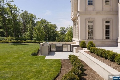 A newly completed interior renovation has transformed 10 Frick - photo 30