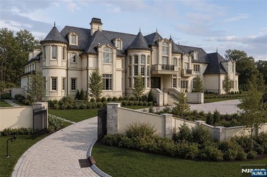 A newly completed interior renovation has transformed 10 Frick - photo 31