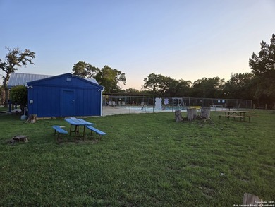 Come see this Texas Hill Country retreat in a neighborhood with - photo 32