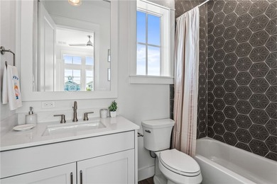 Move right into this beautifully furnished new construction home - photo 13