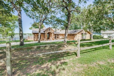 Lake Home For Sale in Gainesville, Texas