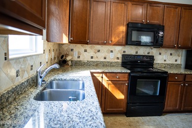 Bright, spacious, and move-in ready, this 4-bedroom, 3-bath home - photo 10