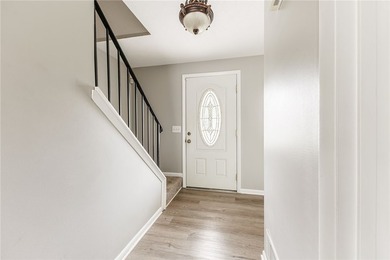 Welcome to this beautifully updated 3-bed, 1.5-bath home - photo 5