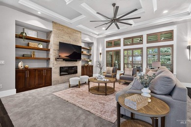 Beautiful James Clyde-built single-level home on a .35-acre - photo 2
