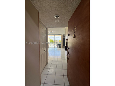 Welcome to your spacious and well-lit condo, central in Miami - photo 2