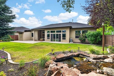 Beautiful James Clyde-built single-level home on a .35-acre - photo 9