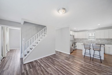 Welcome Home to this Beautiful Colonial in the heart of Mastic - photo 3