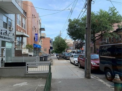 Nice solid brick six family building in prime Sunset Park. Five - photo 5
