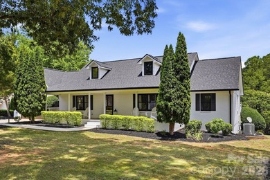 Lakefront slice of heaven located on one of the best streets - photo 4
