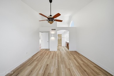 Open, bright, and spacious detached home with fenced backyard - photo 27