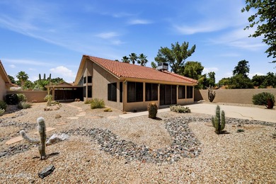 Open, bright, and spacious detached home with fenced backyard - photo 37
