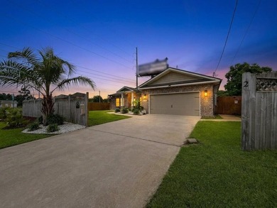 ASSUMABLE 2.75% VA LOAN! Welcome to 2 W Casa Loma. Built in 2021 - photo 3