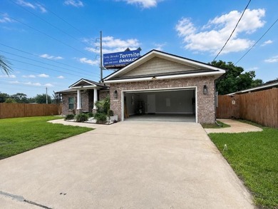 ASSUMABLE 2.75% VA LOAN! Welcome to 2 W Casa Loma. Built in 2021 - photo 9