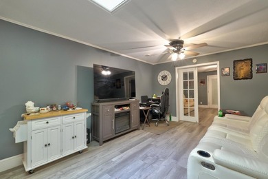 Welcome home to this beautifully updated 4-bedroom, 3-bath - photo 15