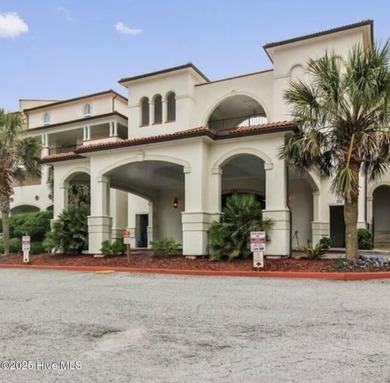 Island elegance meets modern comfort at Villa Capriani. Unit