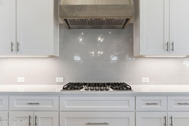Built in 2022 by Michael Christian Homes on a 0.21 acre - photo 31
