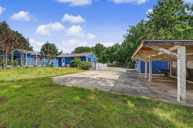 Welcome to this beautifully updated 3-bedroom, 2-bathroom ranch - photo 11