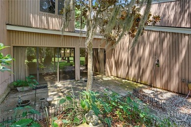 Lovely 3-bedroom, 3 bath, 1840 square feet condo/townhouse in - photo 27