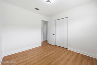Completely renovated and move-in ready! This beautiful 4-bedroom - photo 28